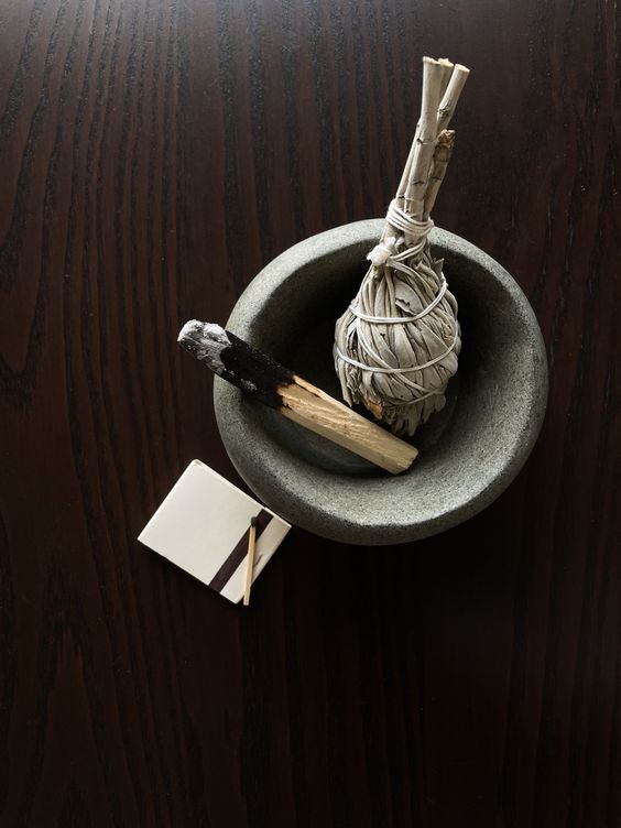 What is Palo Santo ? How, when and why we use it