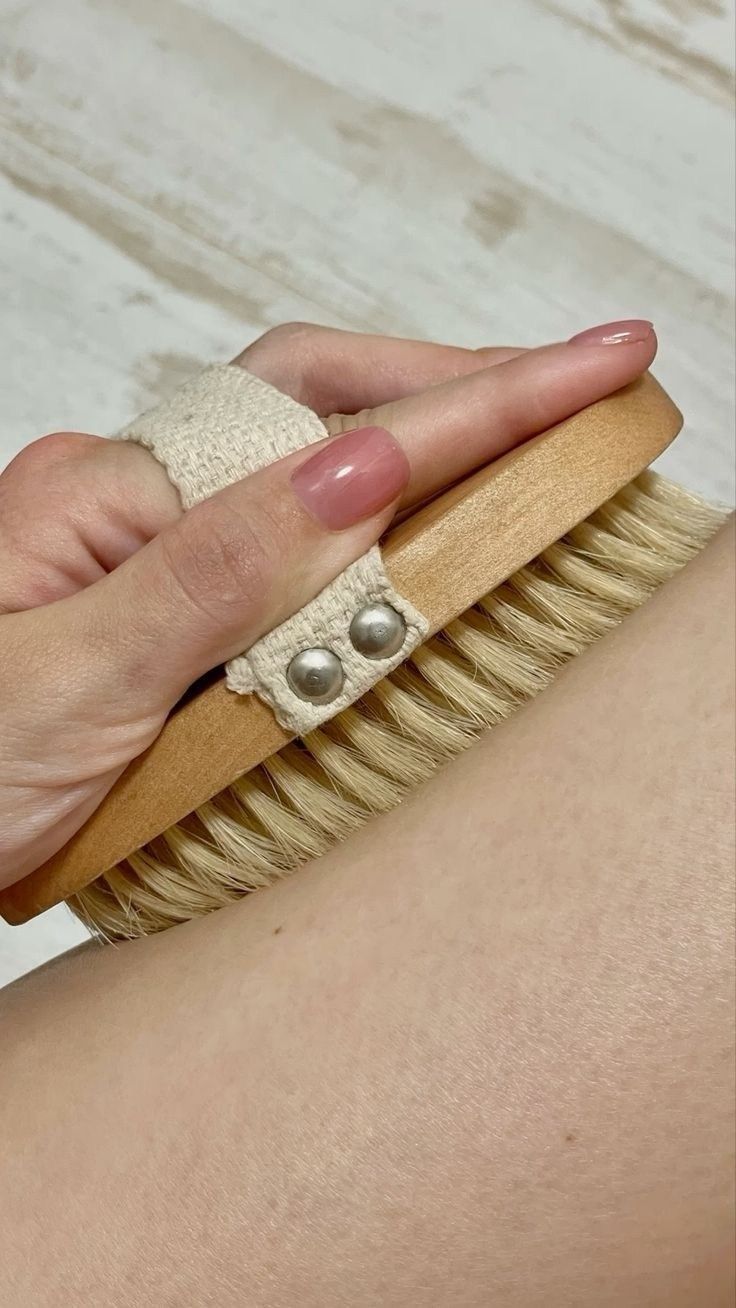 A Simple Guide to Dry Body Brushing