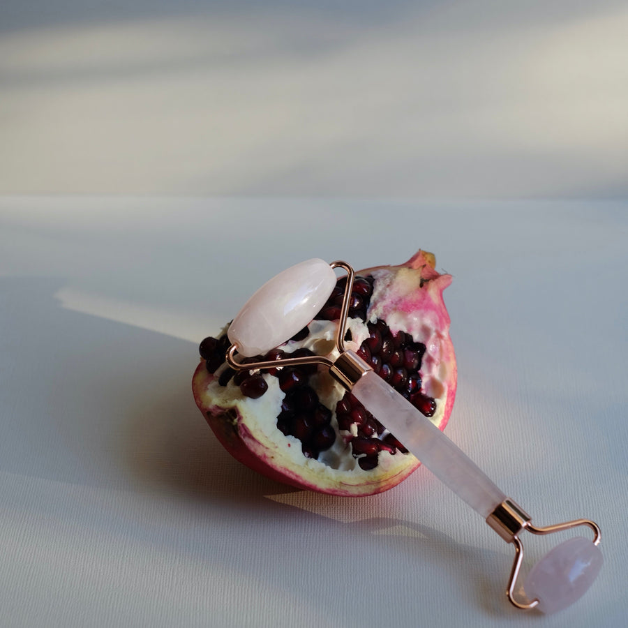 The difference between Face Rollers and Gua Sha tools