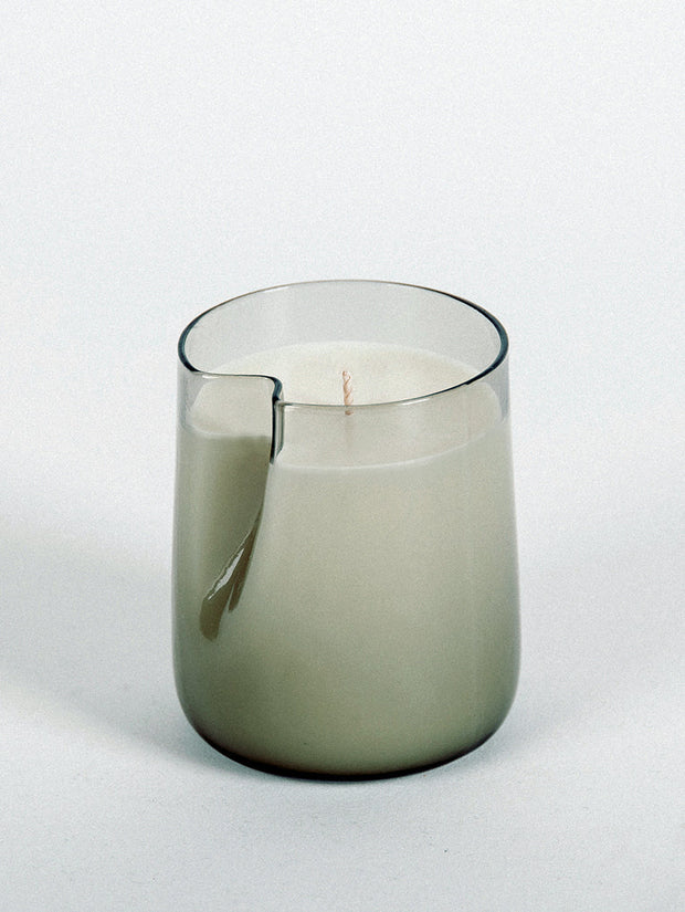Illume Candle - Bergamot, Jasmine & Black Woods